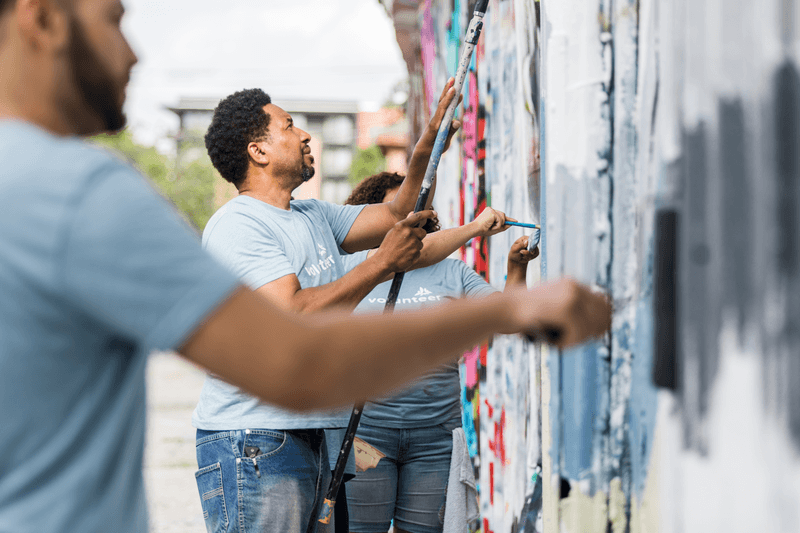 volunteers to paint